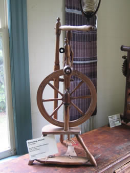 old_alabama_town_small_sewing_wheel
