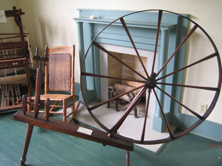 old_alabama_town_spinning_wheel